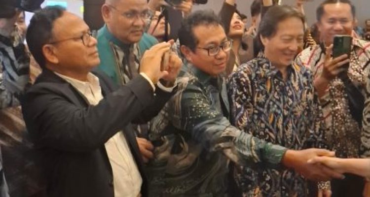 Ket poto: Tampak, Ketua Dewan Pers, Komarudin Hidayat bersama ketua Umum sejumlah Organisasi Perusahaan Pers mendeklarasikan ‘Deklarasi Pers Nasional 2026.’