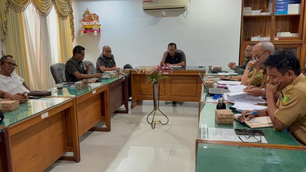 Ket poto: Komisi I DPRD Kabupaten Jembrana menggelar Rapat Kerja (Raker) bersama sejumlah Organisasi Perangkat Daerah (OPD) di lingkungan Pemerintah Kabupaten Jembrana, Senin (23/2/2026).