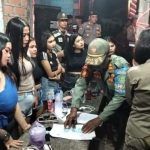 Ket poto: Petugas Gabungan melakukan sidak di salah satu cafe di Desa Delod Berawah