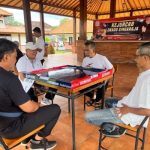 Ket poto: Olahraga rekreasi berbasis strategi, domino ala Orado, mulai menunjukkan perkembangan pesat di Kabupaten Buleleng. (Ist) Ket poto: Olahraga rekreasi berbasis strategi, domino ala Orado, mulai menunjukkan perkembangan pesat di Kabupaten Buleleng. (Ist)