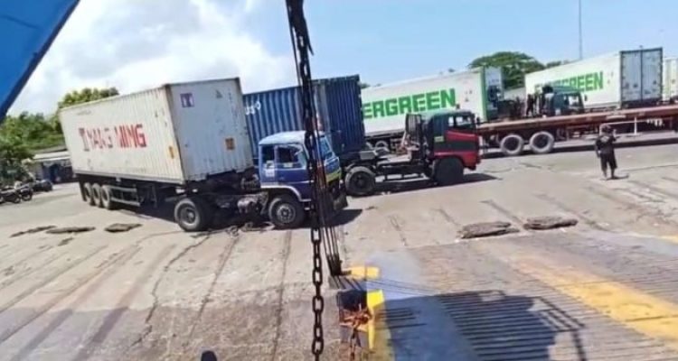 Ket poto: Tangkapan layar dari video di atas kapal yang nyandar di Dermaga LCM,pelabuhan gilimanuk