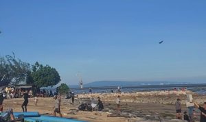 Ket Poto: Suasana di Pantai Mertasari Sanur Bali.