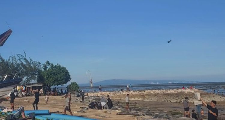 Ket Poto: Suasana di Pantai Mertasari Sanur Bali.