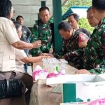 Ket Poto: Anggota Kodim Jembrana saat menjalani tes urine di Makodim Jembrana