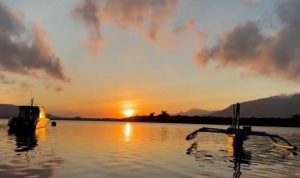 Ket poto Wisata Pantai Karangsewu, Kelurahan Gilimanuk