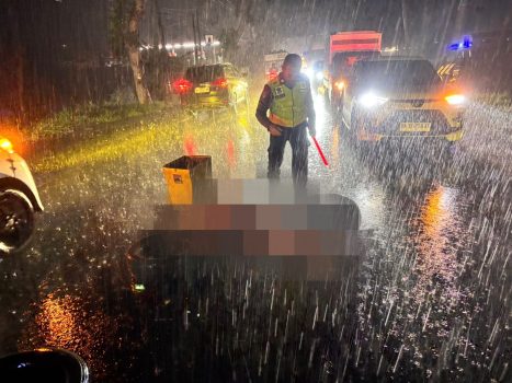 Ket poto: Kondisi korban usai terlintas truk kontainer