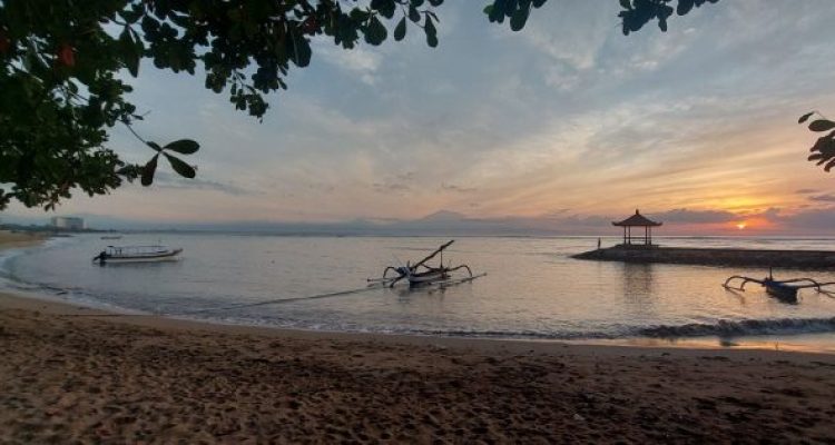 Ket poto: Panorama sunrise di Pantai Sanur
