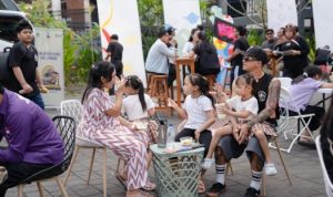 Ket poto: Jembrana Sound Session Di halaman Gedung Pusat Layanan Usaha Terpadu (PLUT) KUMKM Jembrana, Sabtu (25/4).