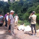 Ket poto: Sopir pikap terciduk saat buang sampah di hutan TNBB Gilimanuk