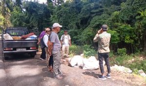 Ket poto: Sopir pikap terciduk saat buang sampah di hutan TNBB Gilimanuk