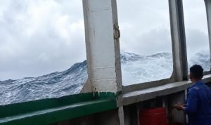 Ket poto: Tangkapan gambar dari penumpang di salah satu Kapal saat nyebrang ke Pelabuhan Ketapang.