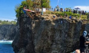 Ket Poto: ajang internasional Red Bull Cliff Diving World Series 2026 di Broken Beach, Nusa Penida