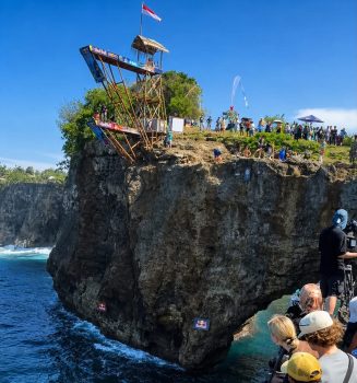 Ket Poto: ajang internasional Red Bull Cliff Diving World Series 2026 di Broken Beach, Nusa Penida