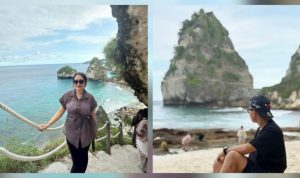 Ket Foto: Wisatawan saat mengabadikan momen di destinasi Wisata Diamond Beach, Nusa Penida.