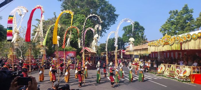 Foto/dokumen; Pembukaan Pesta Kesenian Bali di depan Monumen Perjuangan Rakyat Bali.