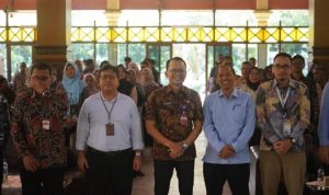 Ket poto: Sesi foto bersama Sekda Kabupaten Tegal Amir mahmud bersama agen Kabupaten Tegal