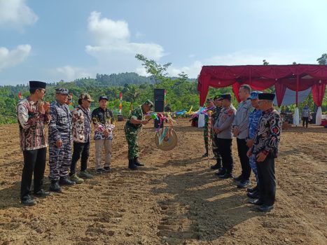 Ket poto: Tuntaskan TMMD sengkuyung Tahap II oleh Kodim 0712 Tegal