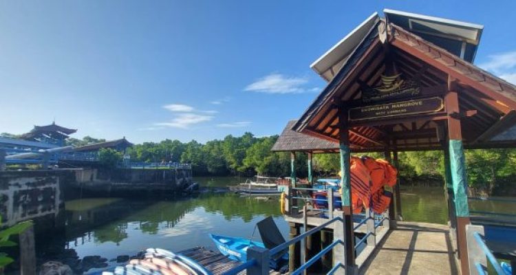 Ket poto: Ekowisata Mangrove Batu Lumbang tepatnya di Jalan Tanah Kilap, Pemogan, Denpasar. Ket poto: Ekowisata Mangrove Batu Lumbang tepatnya di Jalan Tanah Kilap, Pemogan, Denpasar.