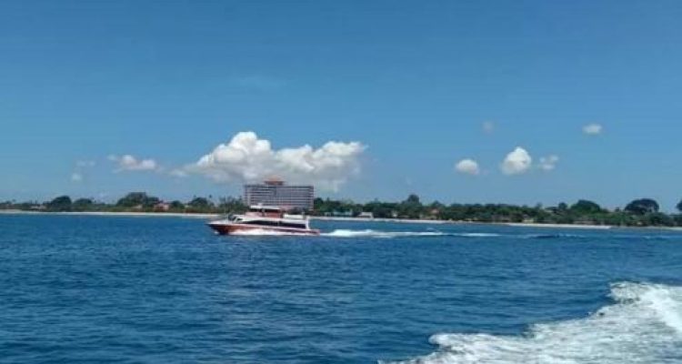 Ket poto: Fastboat dari Pelabuhan Sanur menuju Nusa Penida Ket poto: Fastboat dari Pelabuhan Sanur menuju Nusa Penida