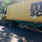 Ket poto: Truk Trailer yang melindas penumpang motor di Desa Candikusuma