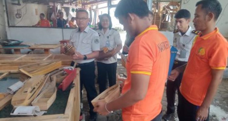 Ket poto: Kerajinan Warga Binaan Pemasyarakatan (WBP) di Lembaga Pemasyarakatan (Lapas) Kelas IIB Tegal kembali menunjukkan hasil nyata.