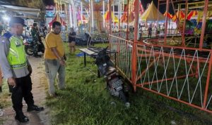 Ket poto: Lokasi jatuhnya korban dari atas Jet Coster di Pasar Pergung