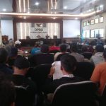 Ket Poto: Aliansi warga Desa munjung agung Berkumpul di ruangan Banggar DPRD kabupaten Tegal bersama DPRD Komisi I