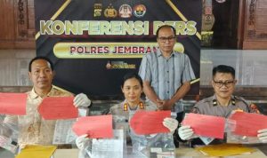 Ket poto: Polres Jembrana ungkap kasus penipuan berkedok bansos Ket poto: Polres Jembrana ungkap kasus penipuan berkedok bansos