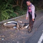 Ket poto: Kondisi sepeda motor korban usai tertabrak truk trailer di Melaya