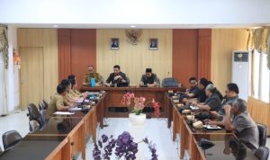 Ket poto: Rapat Kerja Komisi III DPRD Jembrana dengan pihak RSU Negara Ket poto: Rapat Kerja Komisi III DPRD Jembrana dengan pihak RSU Negara