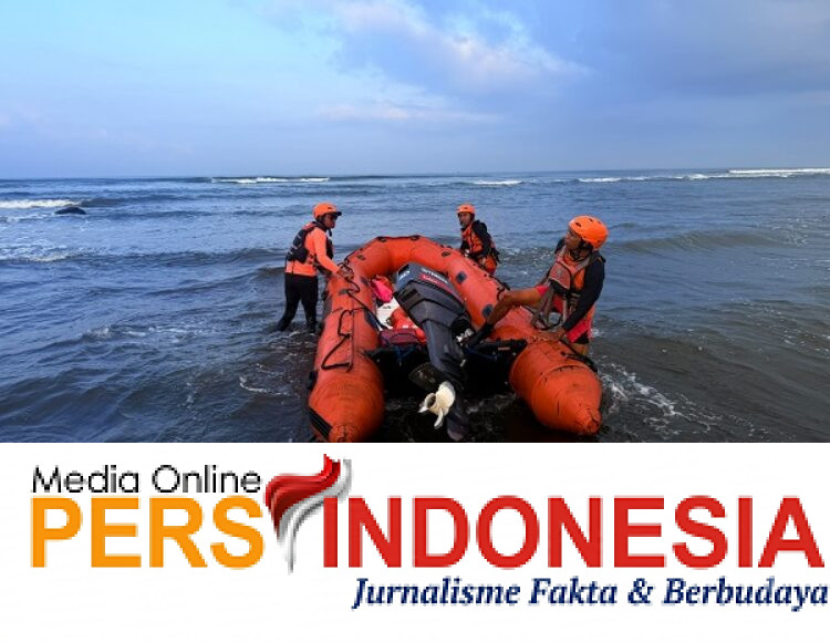 Ket poto: Tim Sar saat melakukan pencarian terhadap nelayan yang diduga hilang saat melaut