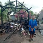 Ket poto: Rumah Kak Mangku ludes usai terbakar Ket poto: Rumah Kak Mangku ludes usai terbakar