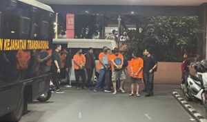 Ket poto: Terduga tersangka penyelundupan ketamin diamankan petugas