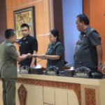 Ket poto: Eaat Rapat Paripurna DPRD Jembrana. Ket poto: Eaat Rapat Paripurna DPRD Jembrana.