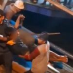 Ket poto: Penumpang kapal yang lompat dari kapal berhasil diselematkan oleh nelayan